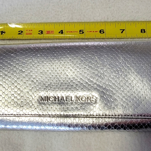 Michael Kors Handbags - Michael Kors Wallet